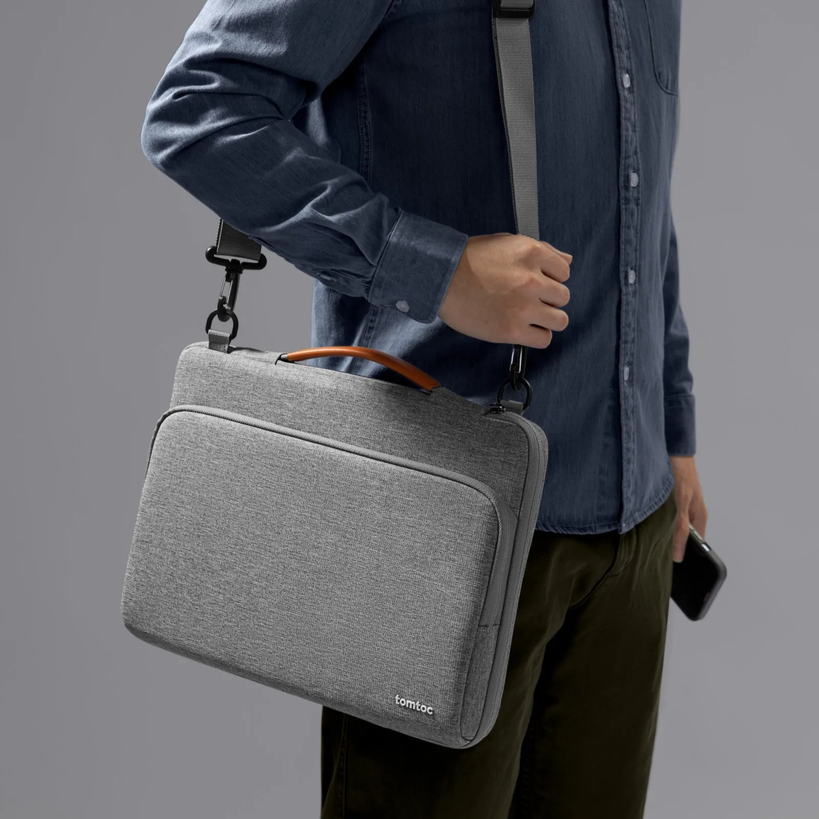 Defender-A40 Laptop Shoulder Bag for 15 inch MacBook Air