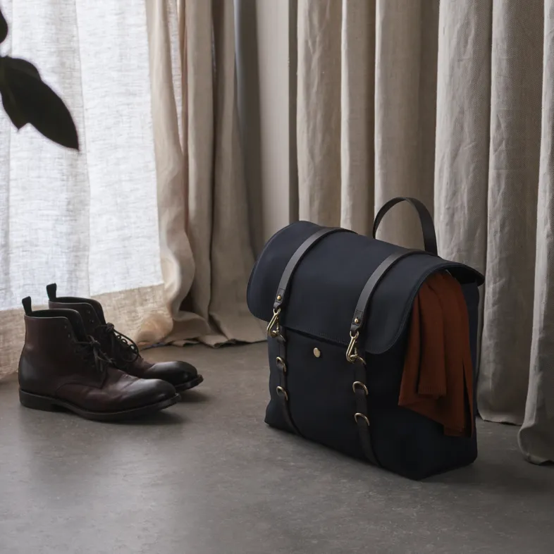 M/S Satchel – Navy/Dark Brown