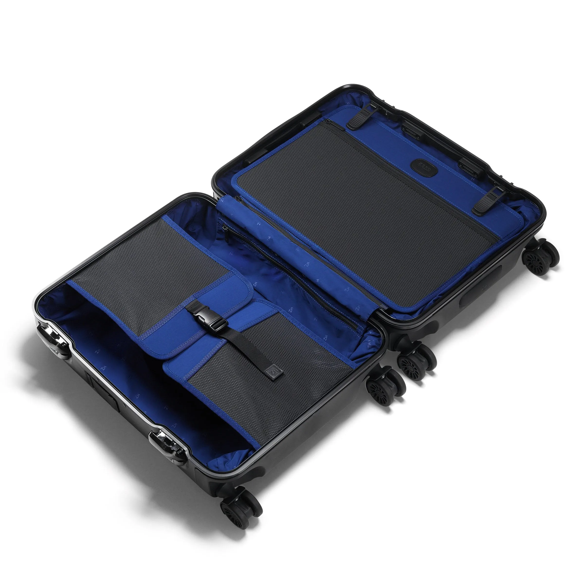 Pursuit Aluminum | Continental Carry-On Case 39L