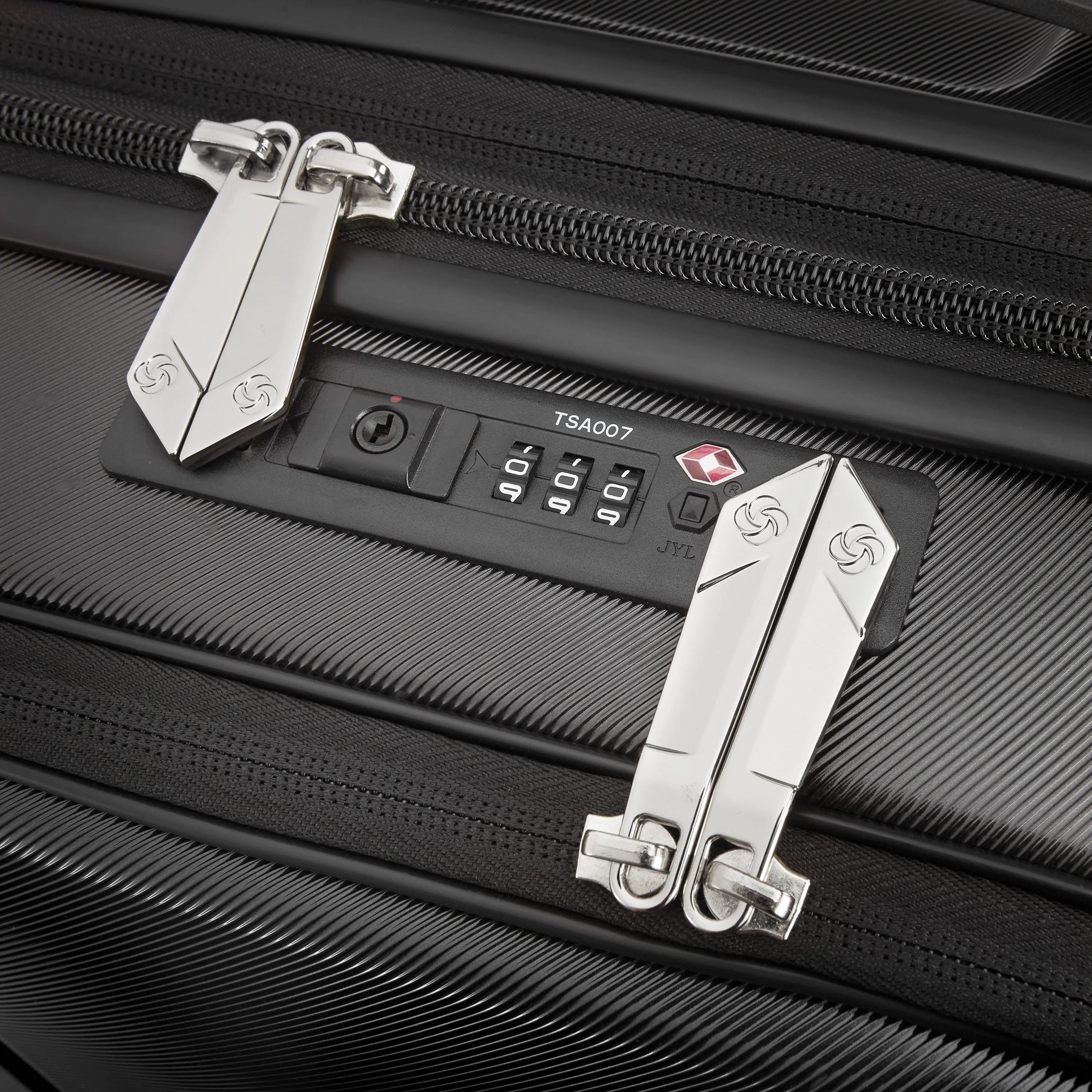 Samsonite Just Right Spinner Carry-on